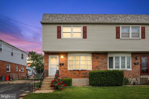 Duplex in Ridley Park PA 217 Riverview AVENUE.jpg