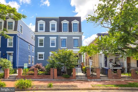 Condominium in Washington DC 330 16th STREET 1.jpg