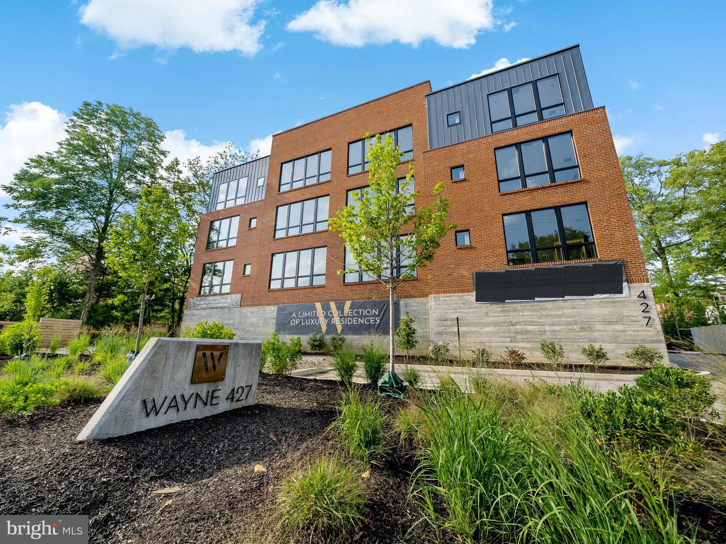 Photo 3 of 18 of 427 E Lancaster #Ph-B condo