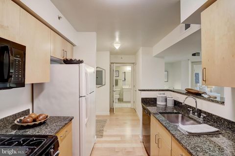 Condominium in Washington DC 1000 New Jersey AVENUE 4.jpg