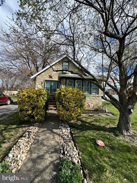 Single Family Residence in Pennsauken NJ 1250 Union AVENUE.jpg