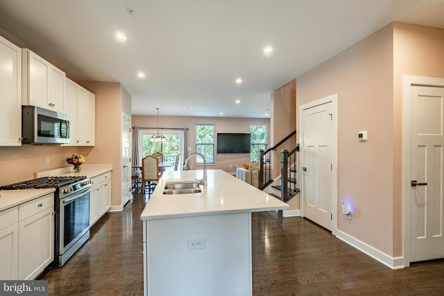 Photo 8 of 47 of 1205 Benjamin Dr townhome
