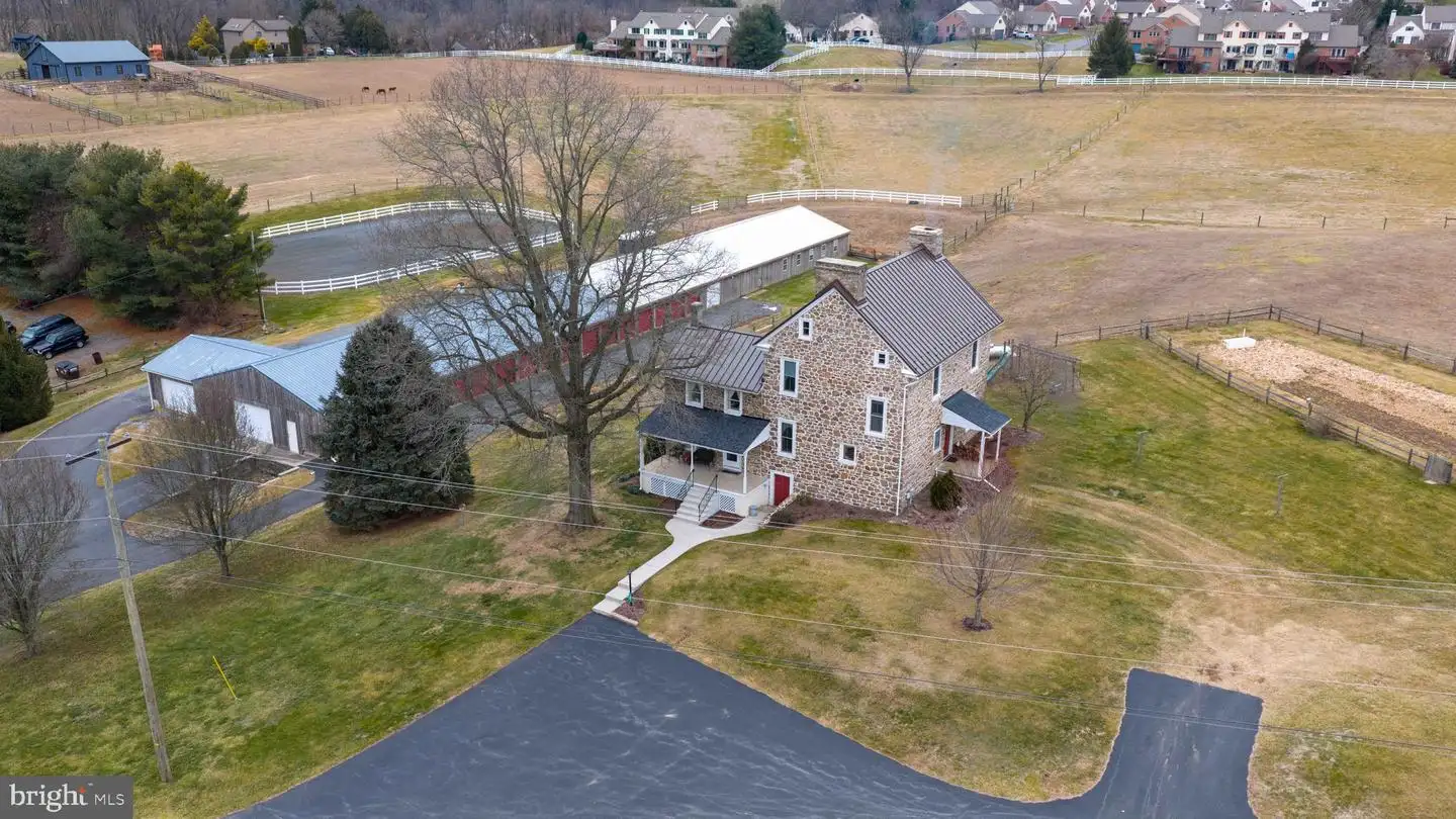 76 S Brick Lane, Elverson, PA, 19520