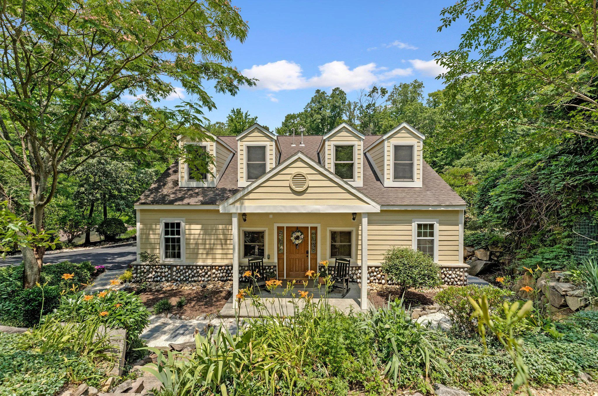 7712 Dolly Drive
