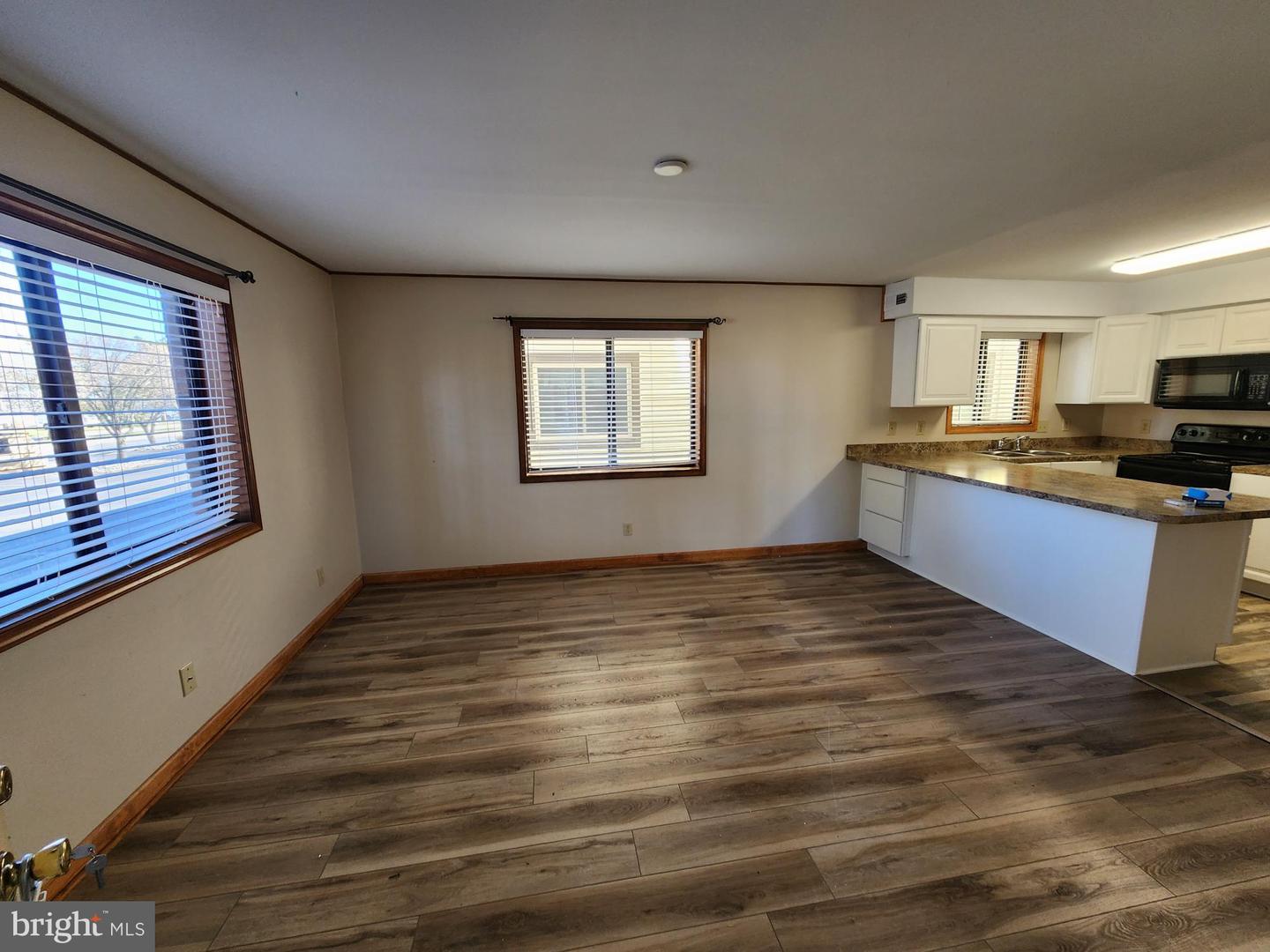 Photo 2 of 16 of 411-B 146th St #131 condo