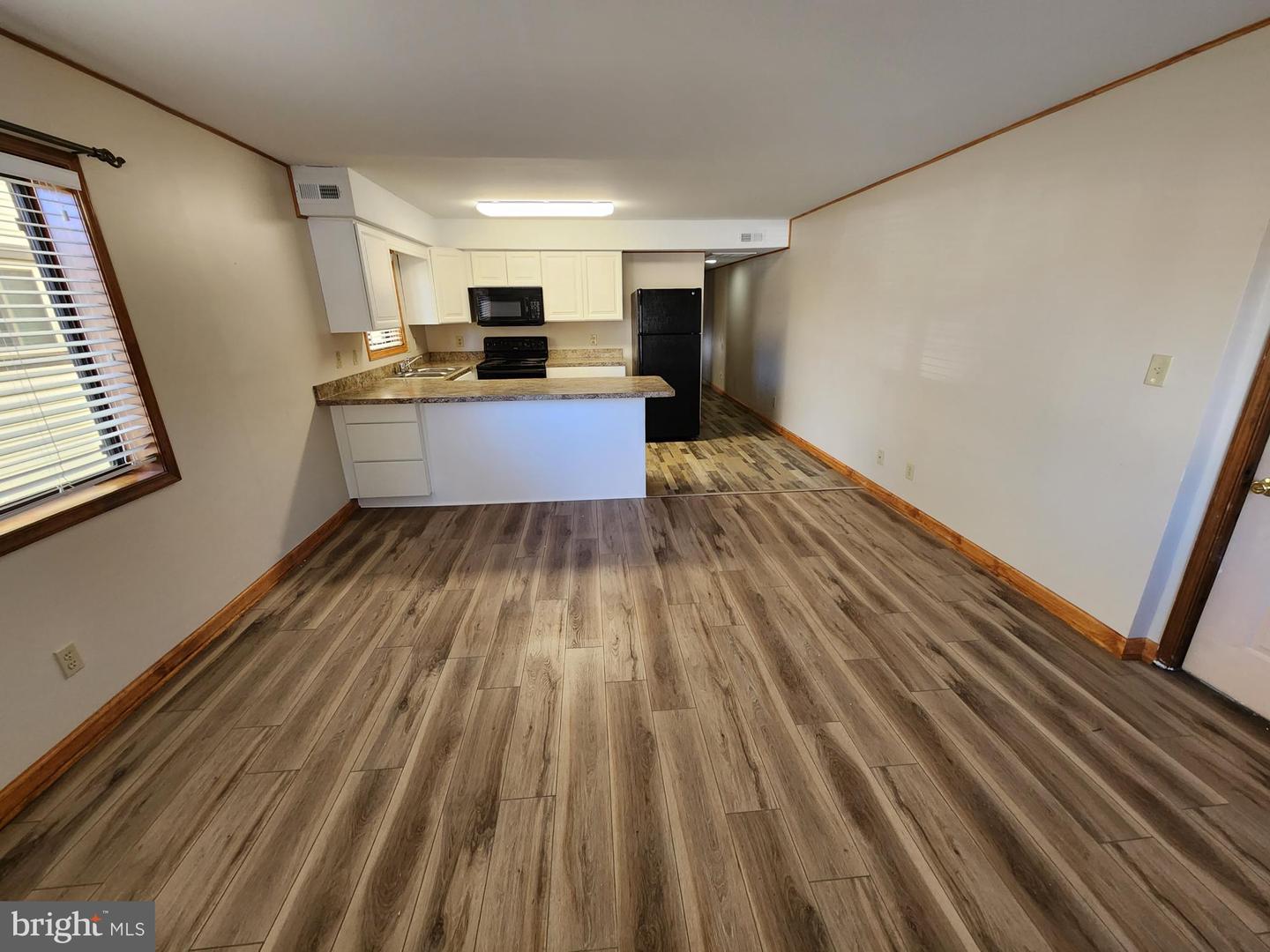 Photo 4 of 16 of 411-B 146th St #131 condo