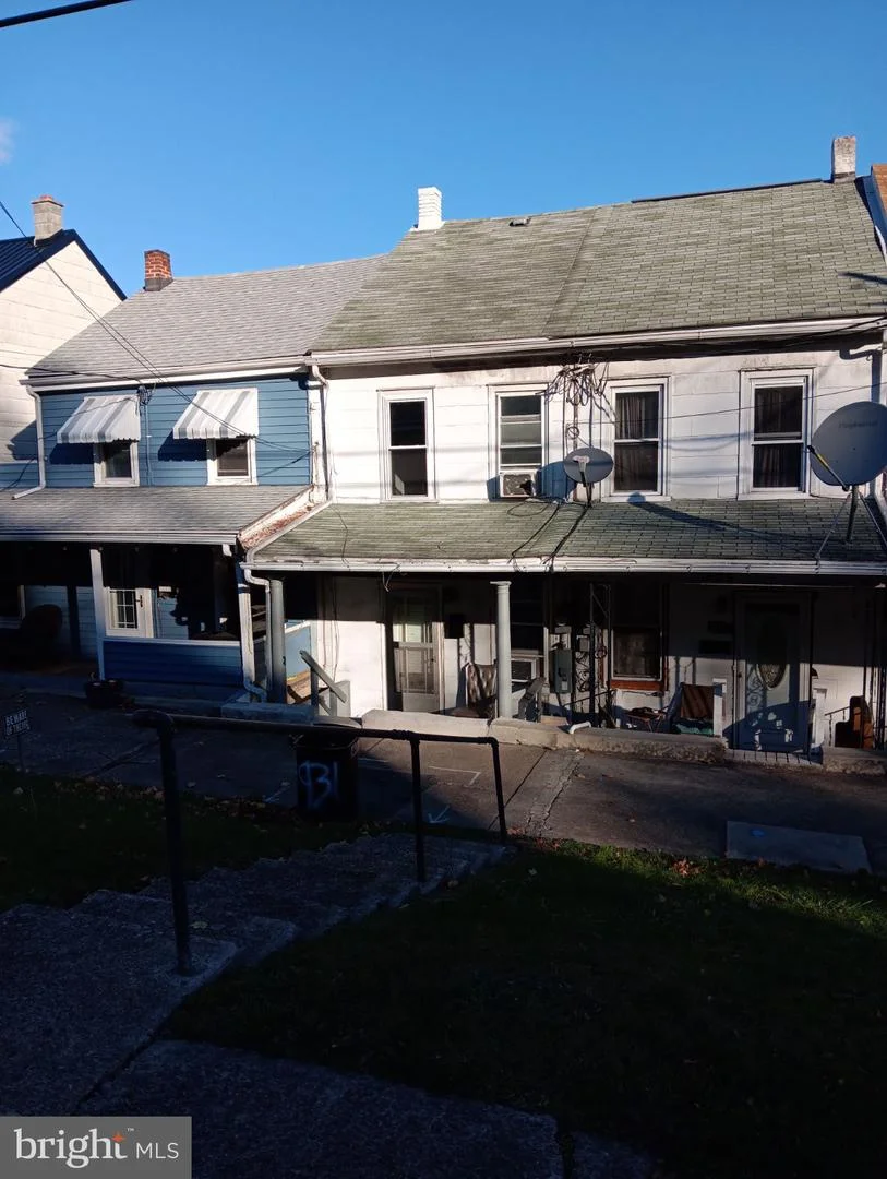 931 W Spruce Street