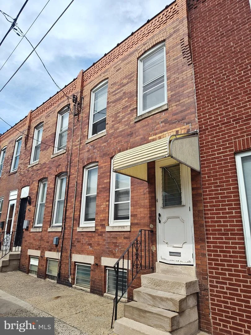 2639 E Madison Street