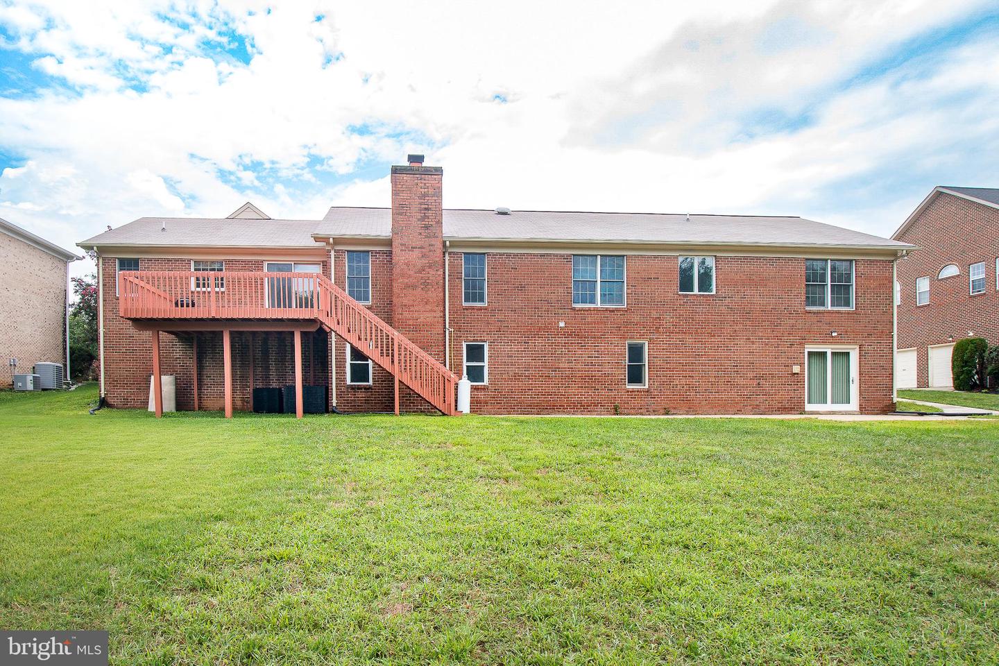 Photo 5 of 41 of 909 Amer Dr house