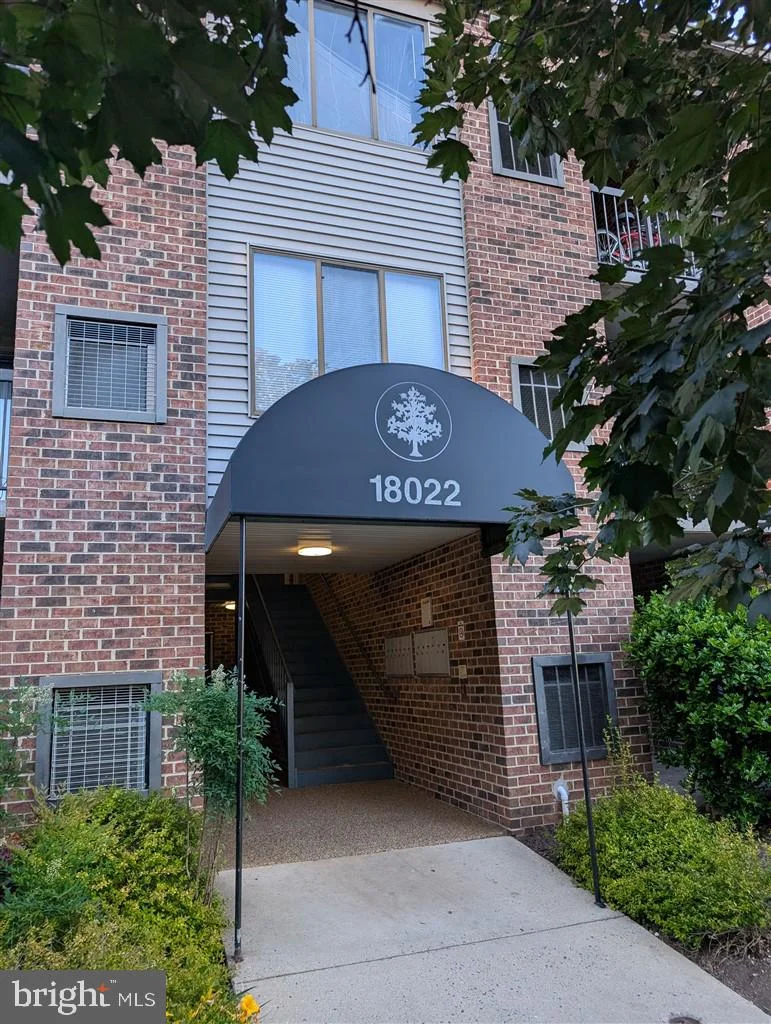 18022 Chalet Drive Unit 27-103