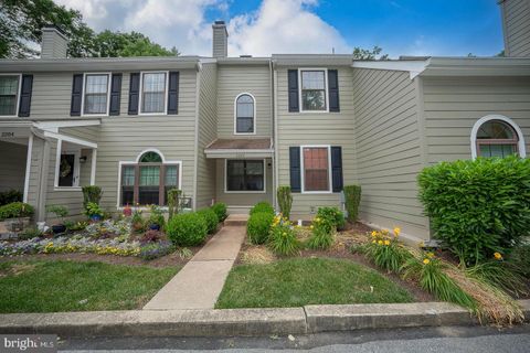 Townhouse in Newtown Square PA 2205 Westfield COURT.jpg