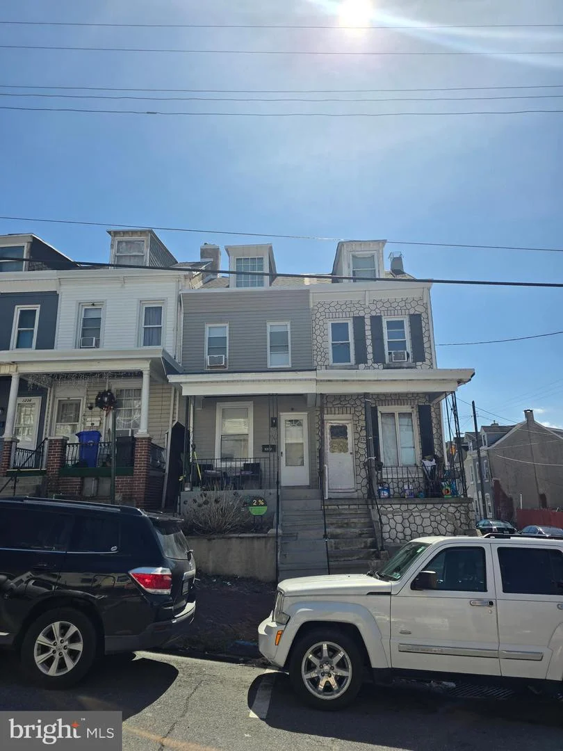 1232 Greenwich Street