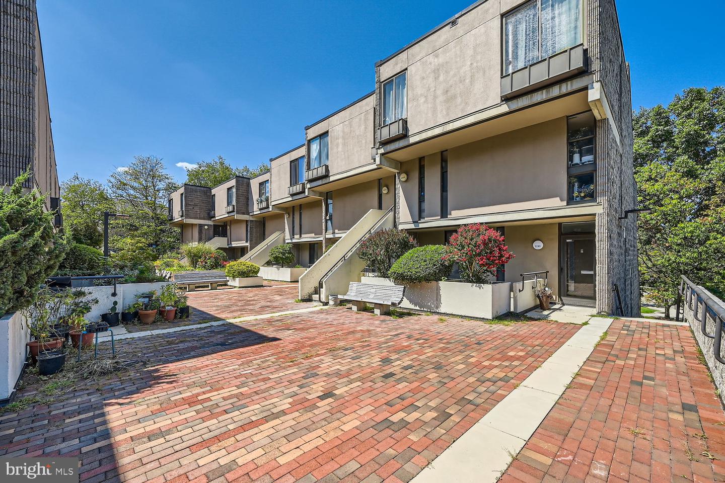 Photo 3 of 30 of 2204 Angelica Ter townhome