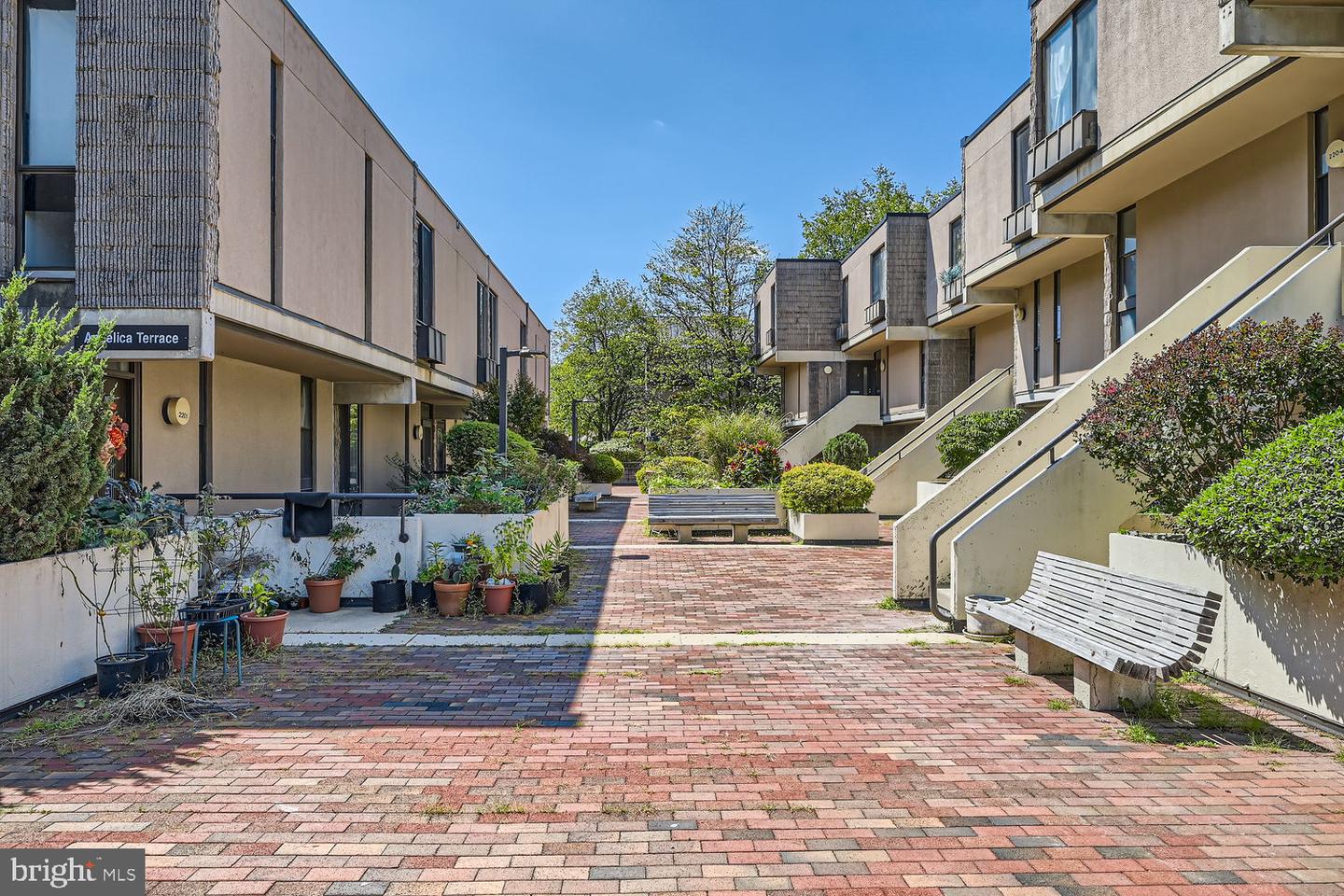 Photo 4 of 30 of 2204 Angelica Ter townhome