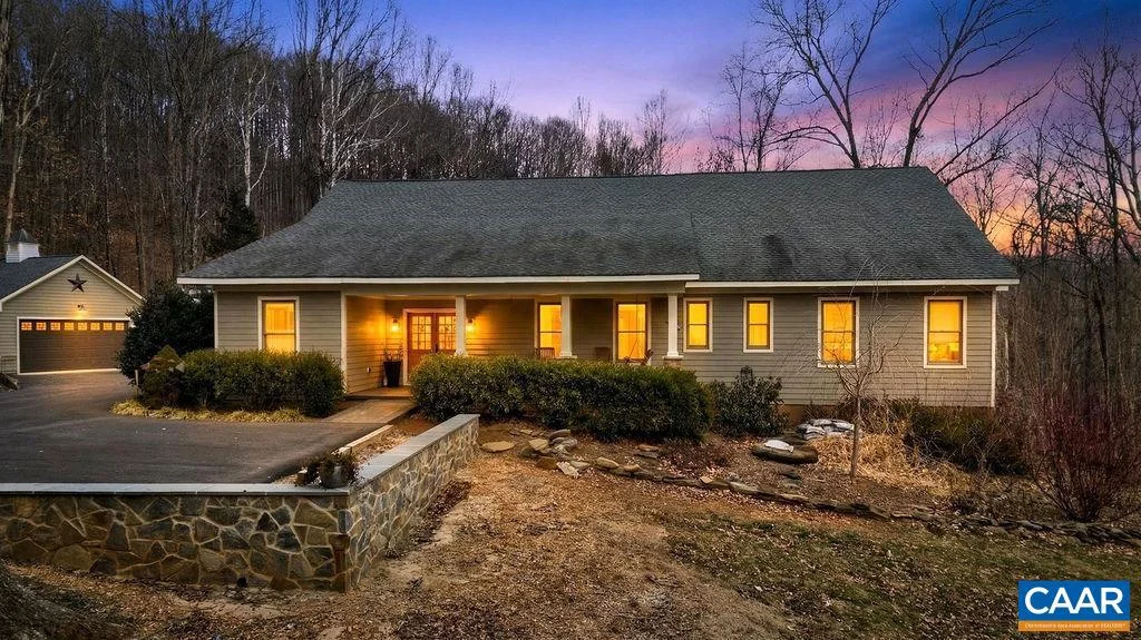 519 Foothills Dr