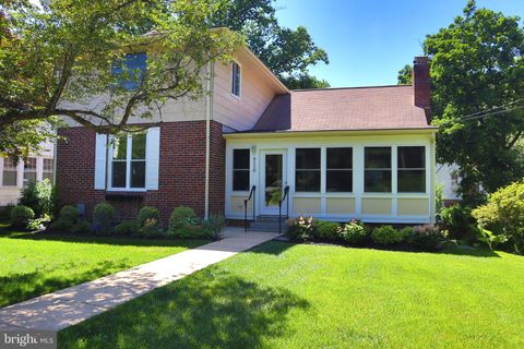 Single Family Residence in Silver Spring MD 9110 Wire AVENUE.jpg