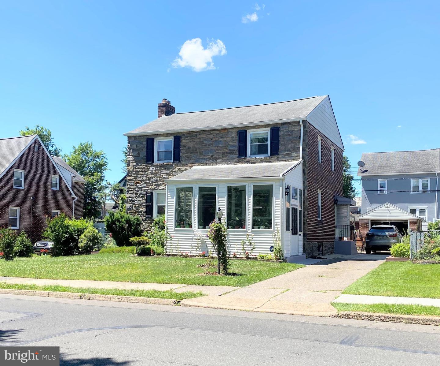 Photo 1 of 40 of 622 W Cobbs Creek Pkwy house