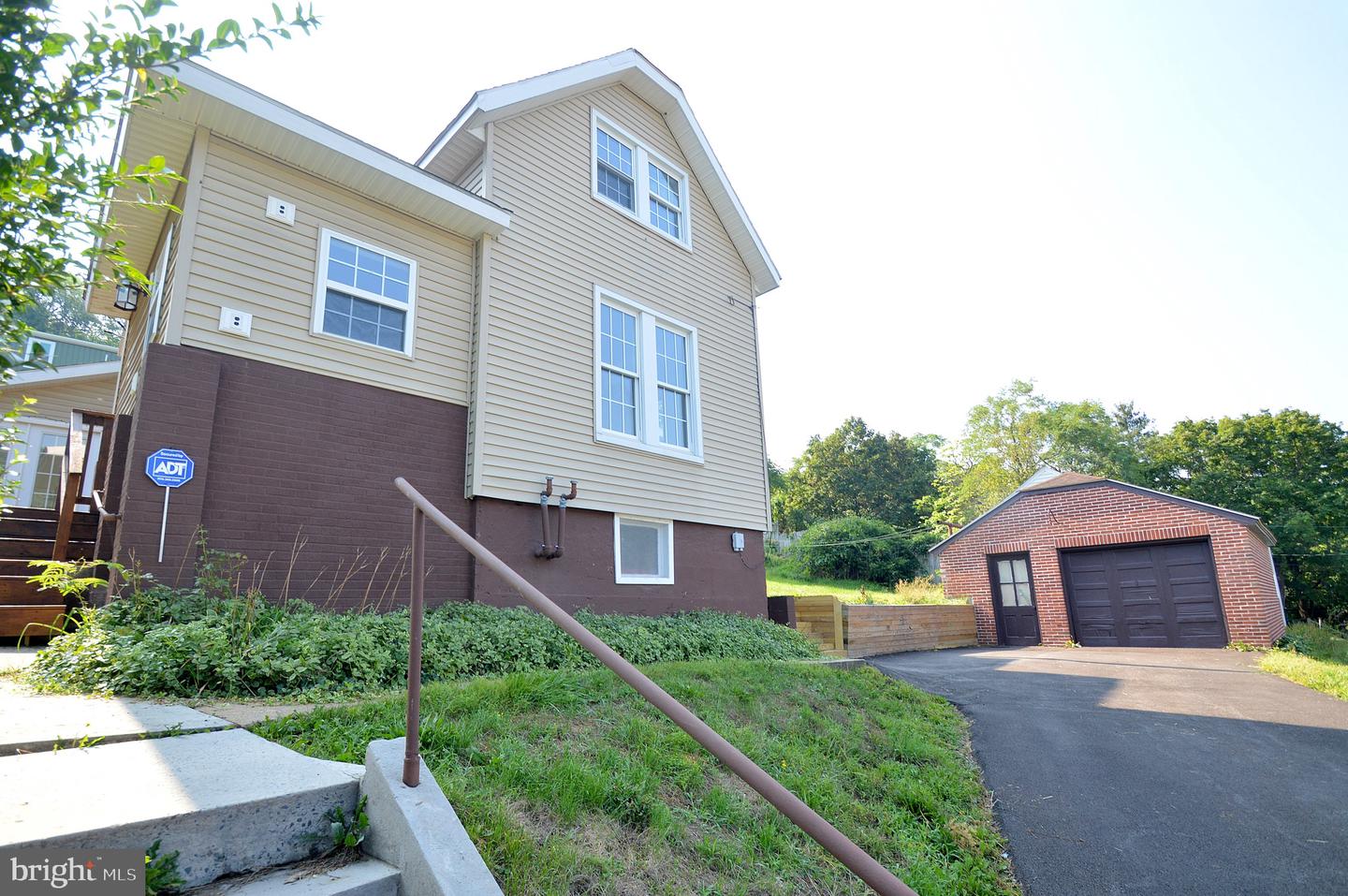 View Berkeley Springs, WV 25411 house