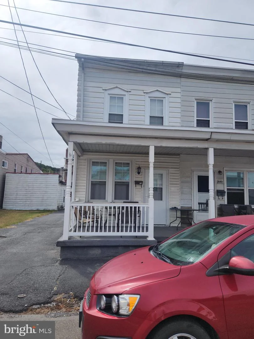 10 N Front Street, Saint Clair, PA, 17970