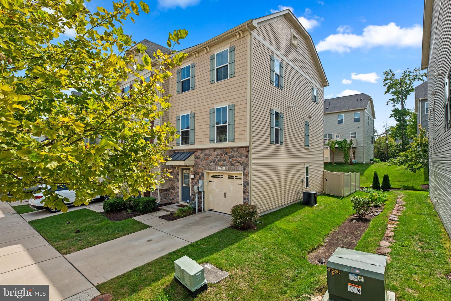Photo 3 of 45 of 719 Apple Orchard Dr townhome