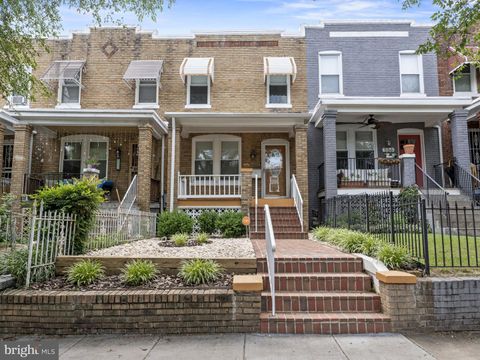 Townhouse in Washington DC 554 24th STREET.jpg