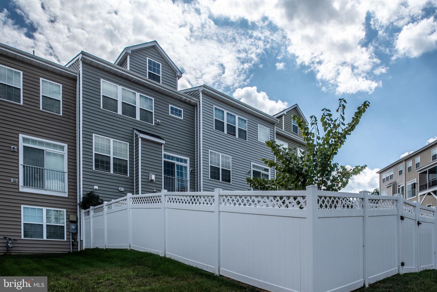 Photo 7 of 50 of 1207 Ramble Dr townhome