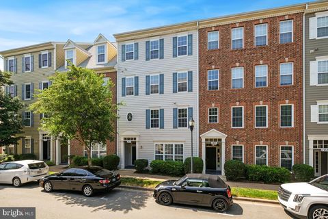 Townhouse in Gaithersburg MD 164 Chevy Chase STREET.jpg