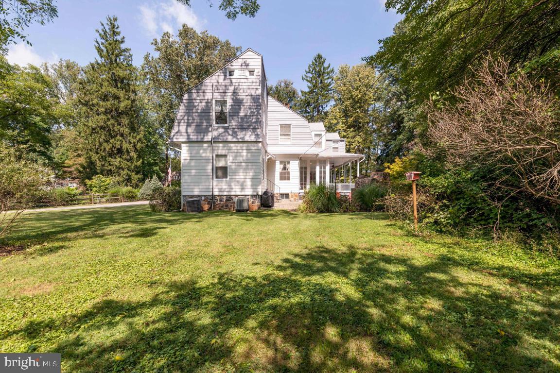 Photo 4 of 61 of 607 Sudbrook Rd house