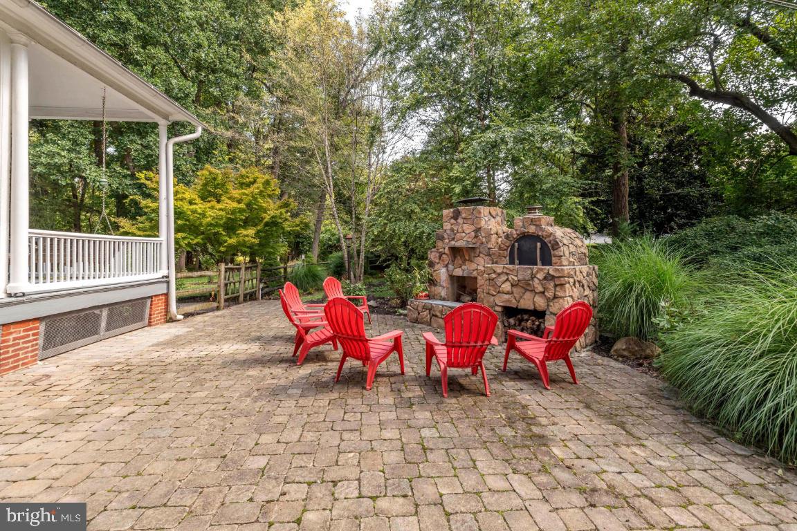Photo 48 of 61 of 607 Sudbrook Rd house