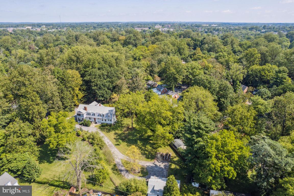 Photo 9 of 61 of 607 Sudbrook Rd house