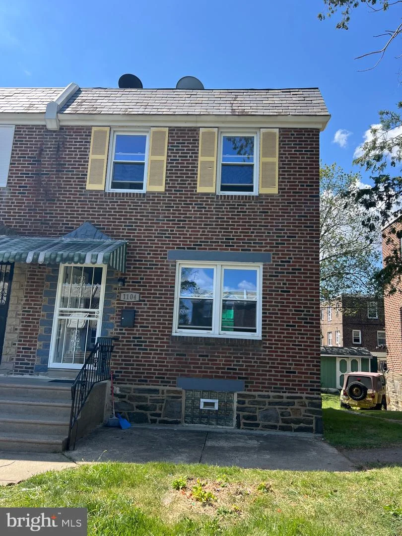 1104 Fanshawe Street