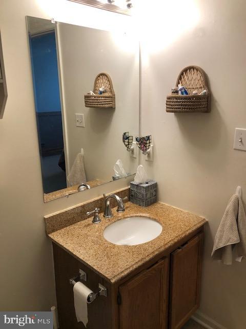 Photo 34 of 80 of 84 Woodlake Dr townhome
