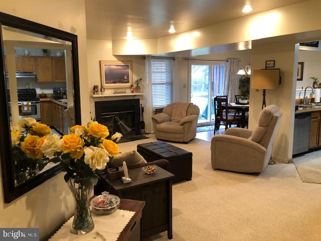 Photo 7 of 80 of 84 Woodlake Dr townhome