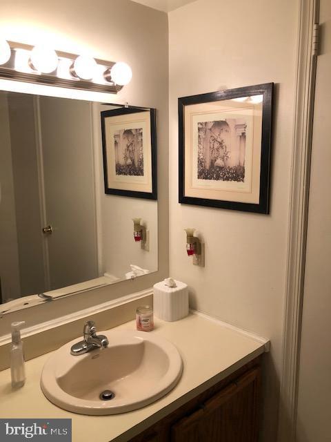 Photo 36 of 80 of 84 Woodlake Dr townhome