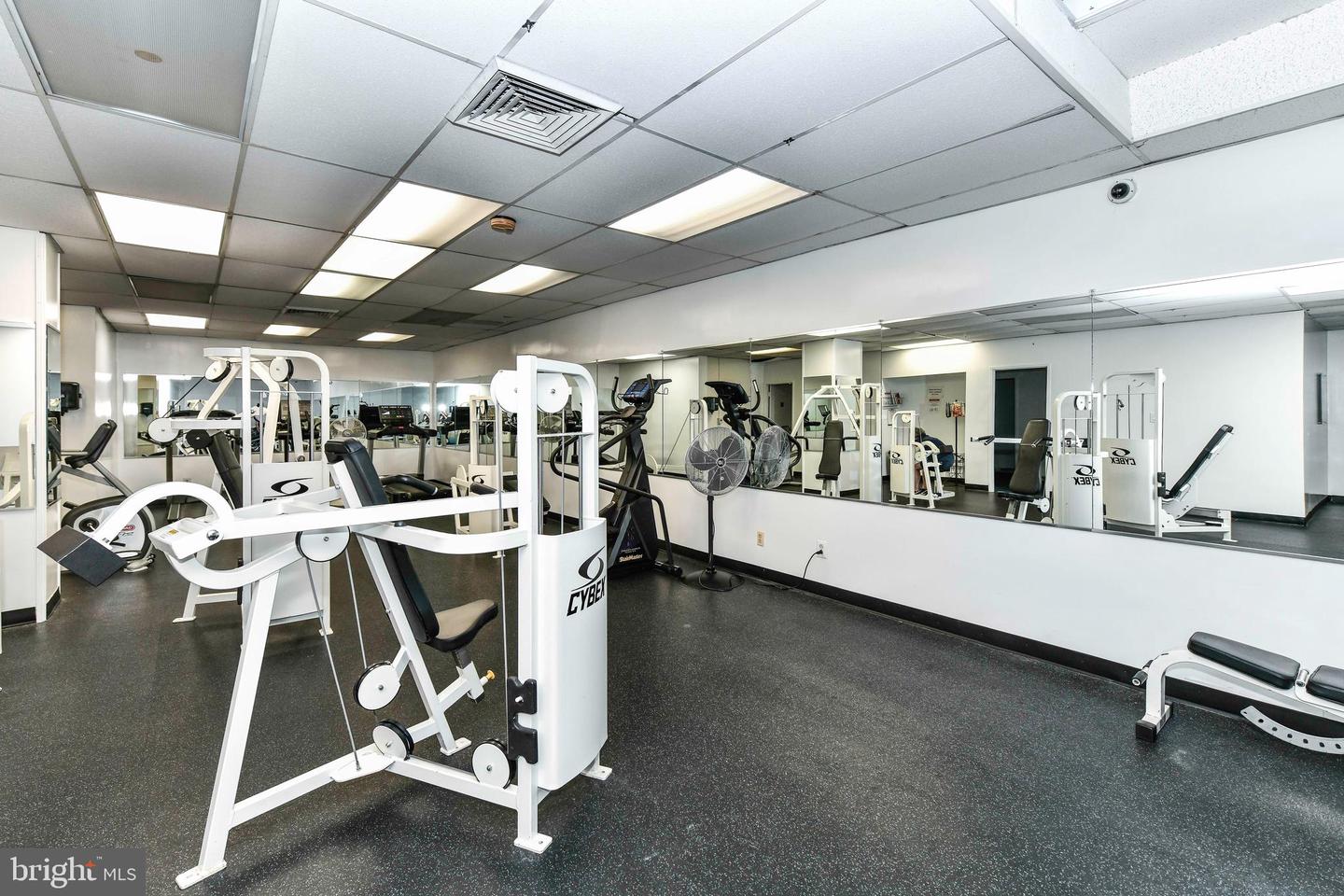 Photo 16 of 20 of 301 N Beauregard St #819 condo