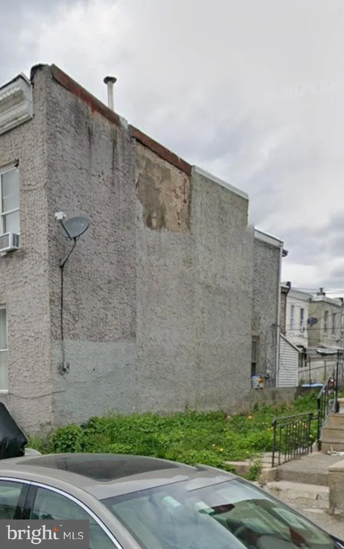 533 W Westmoreland Street