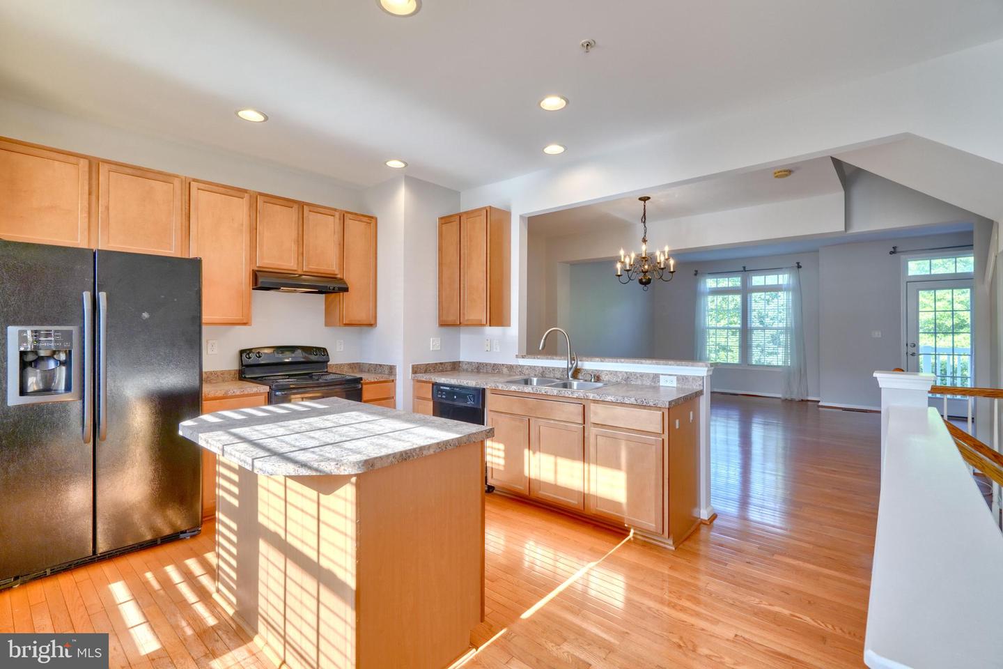 Photo 13 of 38 of 9322 Paragon Way #36 townhome