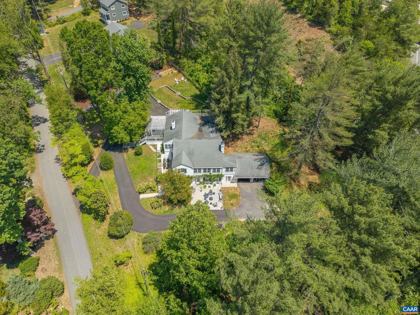 104 Buckingham Cir Cir