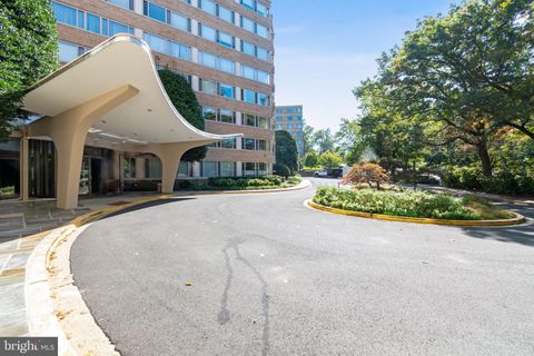 Condominium in Washington DC 4101 Cathedral AVENUE 36.jpg