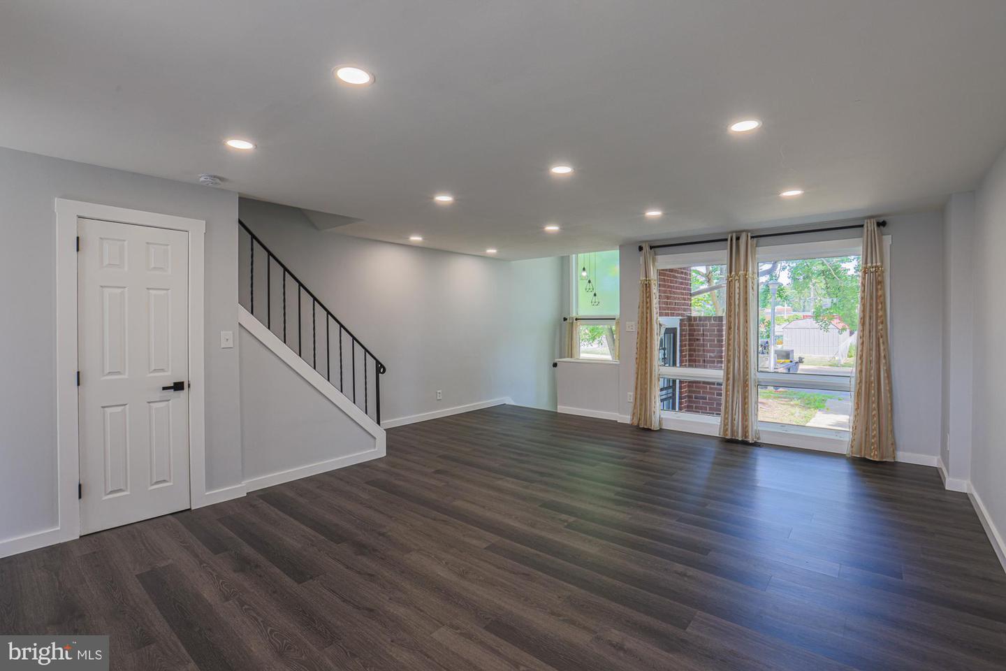 Photo 10 of 47 of 4209 Crest Heights Rd townhome