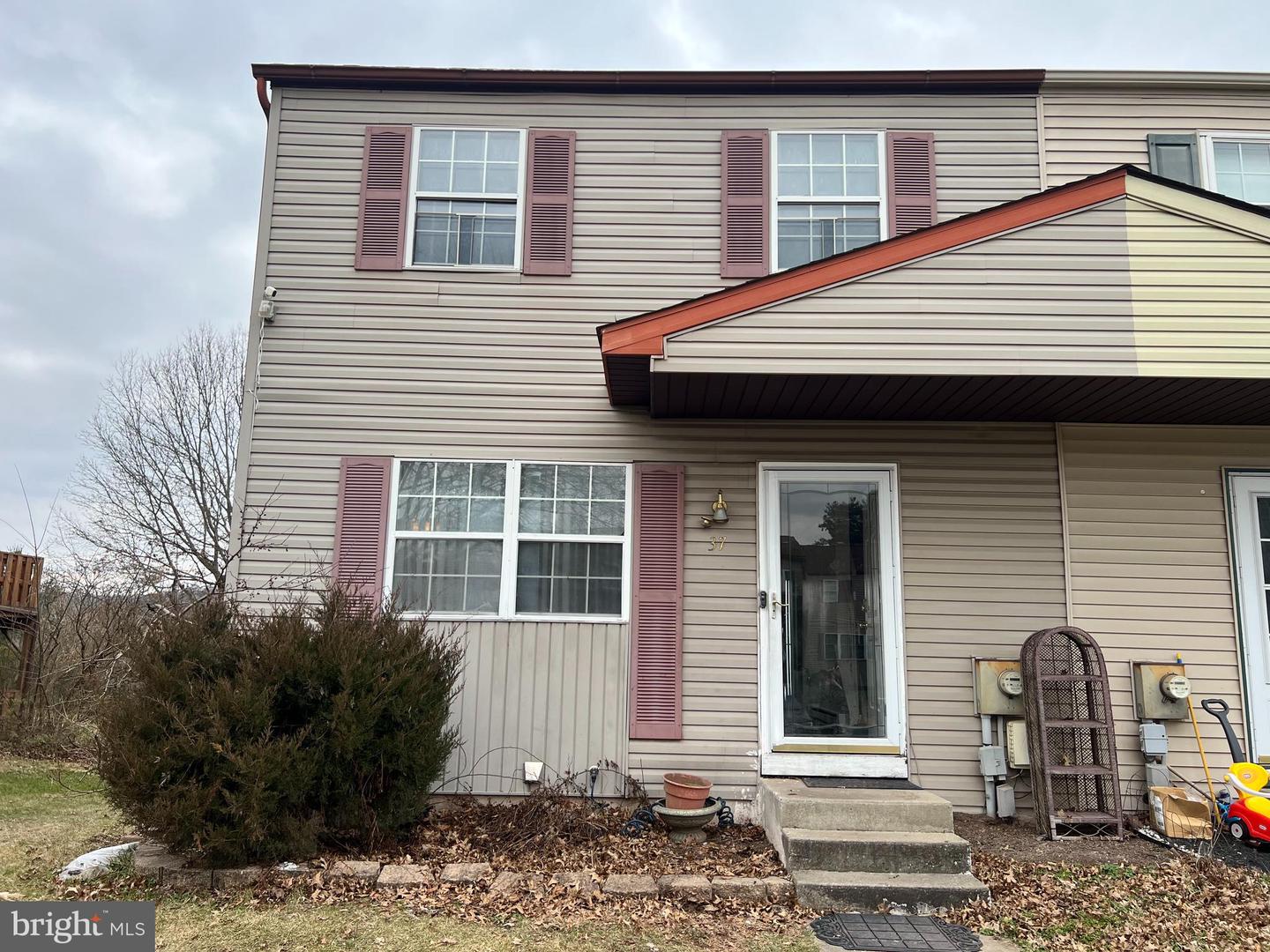 Photo 1 of 18 of 37 Pennypacker Dr multi-family property