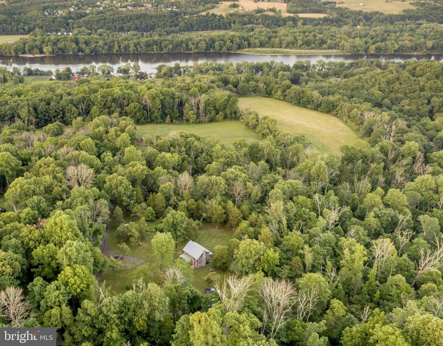 1379 Chestnut Ridge Road, Upper Black Eddy, Pennsylvania image 1