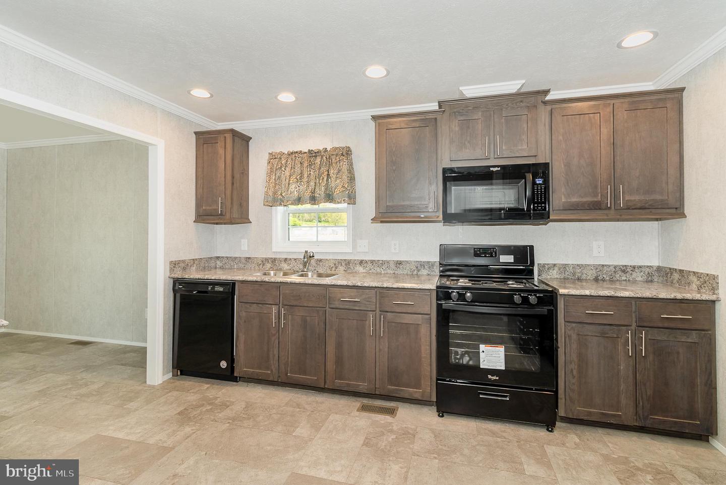 Photo 4 of 15 of 53 Meadowview Dr mobile home