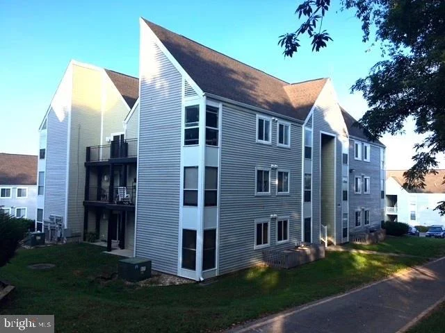 1384 Hunters Road Unit E