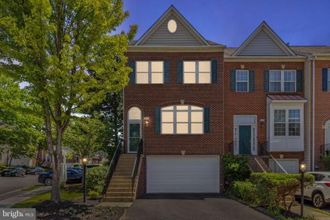 Townhouse in Fairfax VA 4093 River Forth DRIVE.jpg