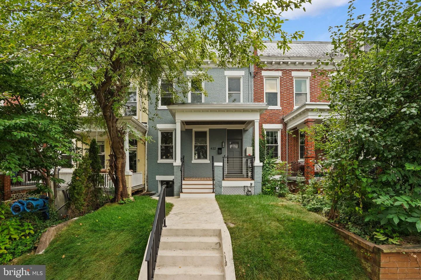 432 Newton Place NW