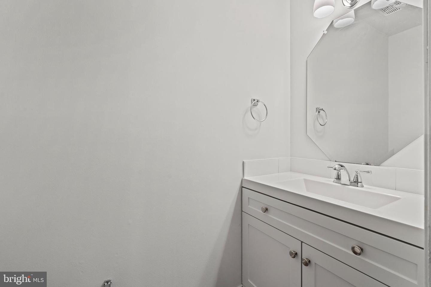 Photo 10 of 24 of 116 William Penn #116 townhome