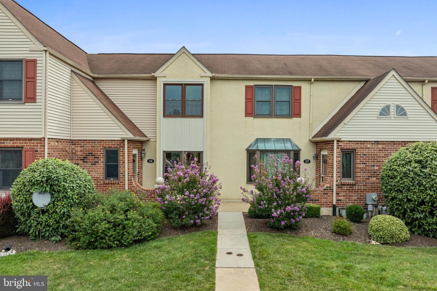 Photo 2 of 24 of 116 William Penn #116 townhome