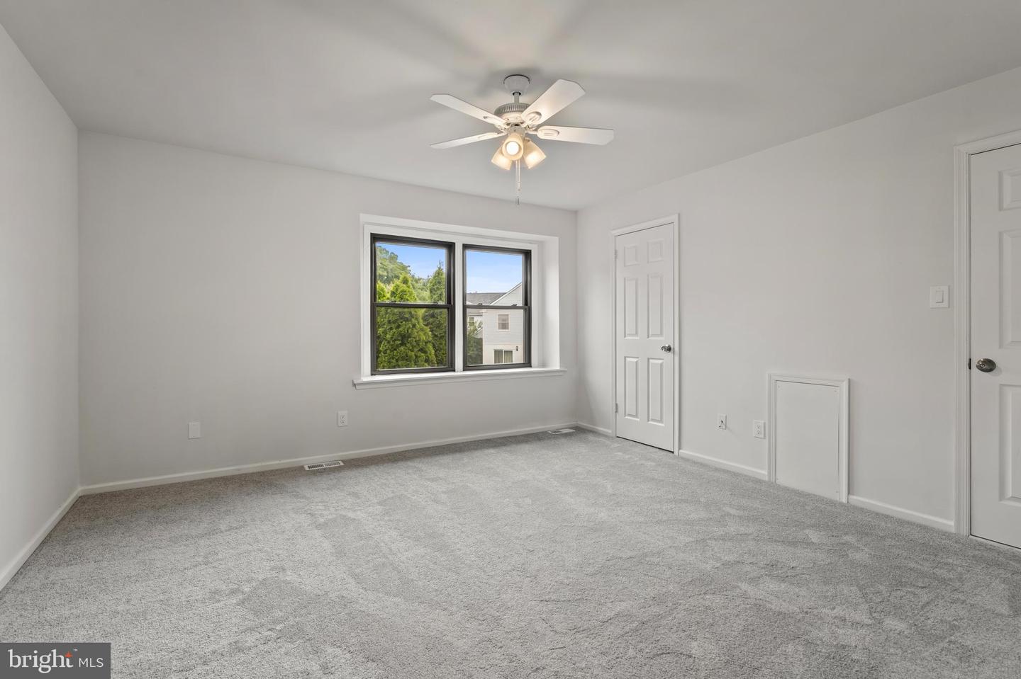 Photo 12 of 24 of 116 William Penn #116 townhome