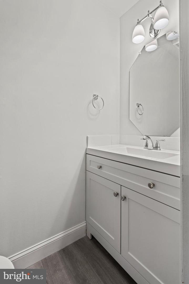 Photo 11 of 24 of 116 William Penn #116 townhome